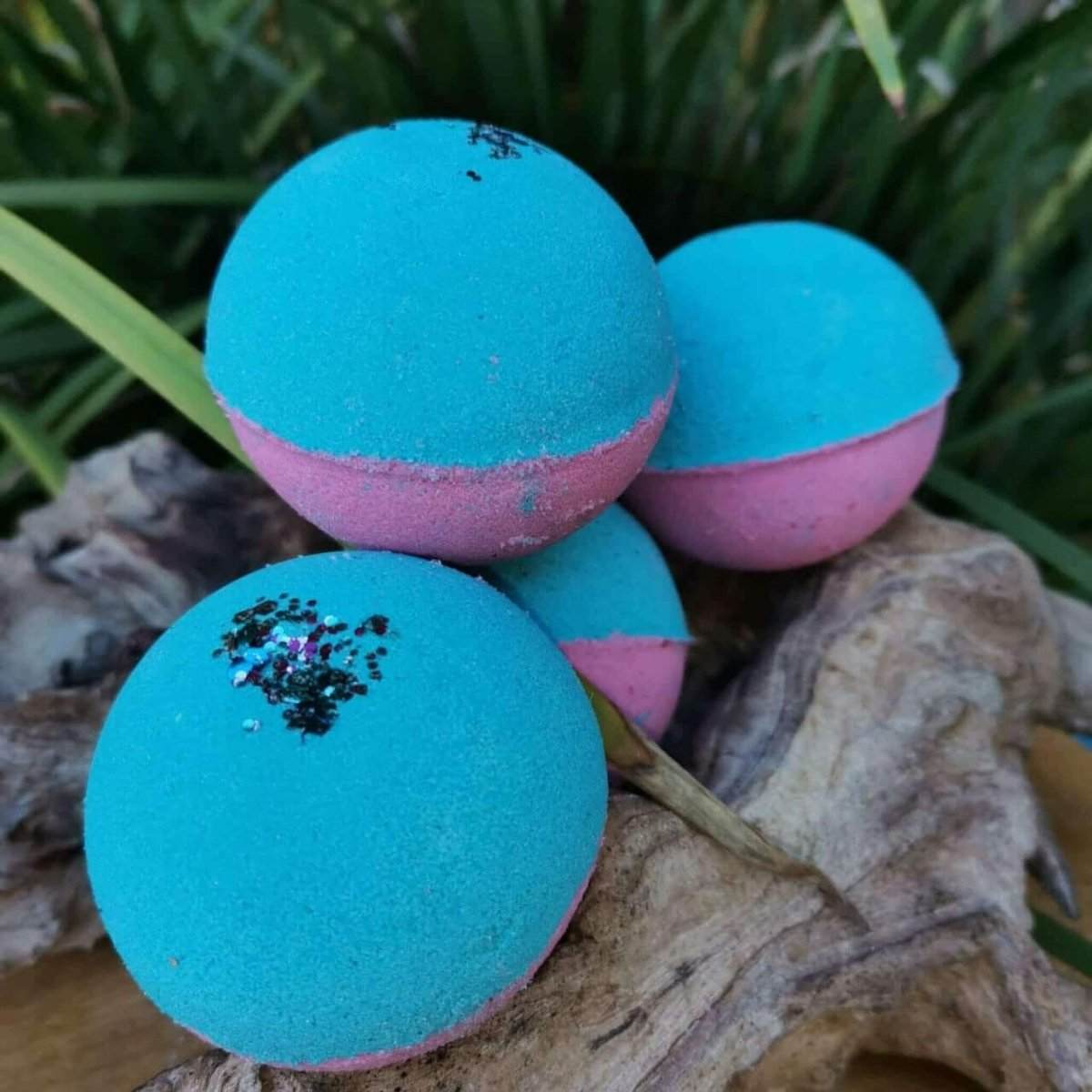 BATH BOMB: Bubblegum - JUSTBLiSS Naturals