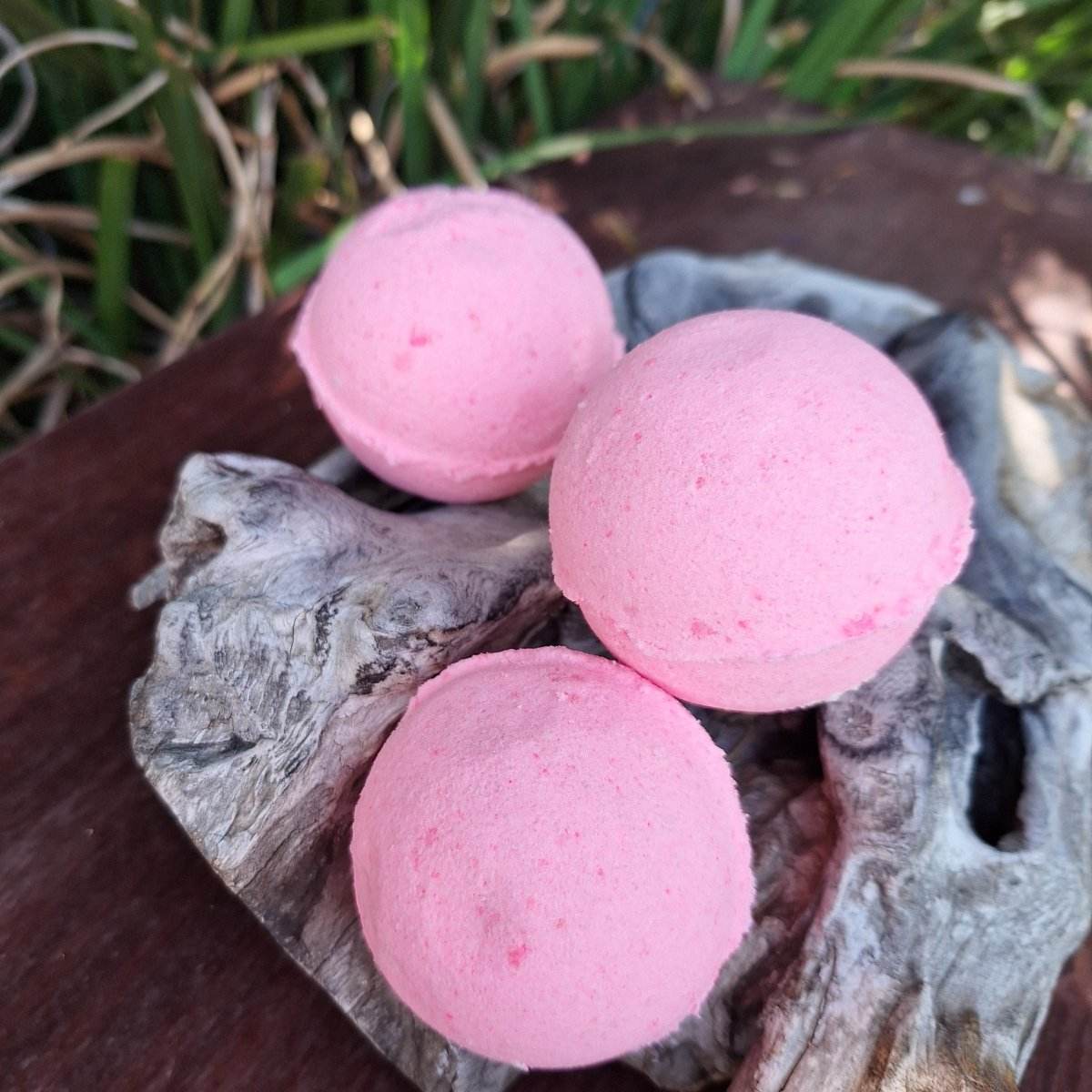 BATH BOMB: Sparkling Rose - JUSTBLiSS Naturals