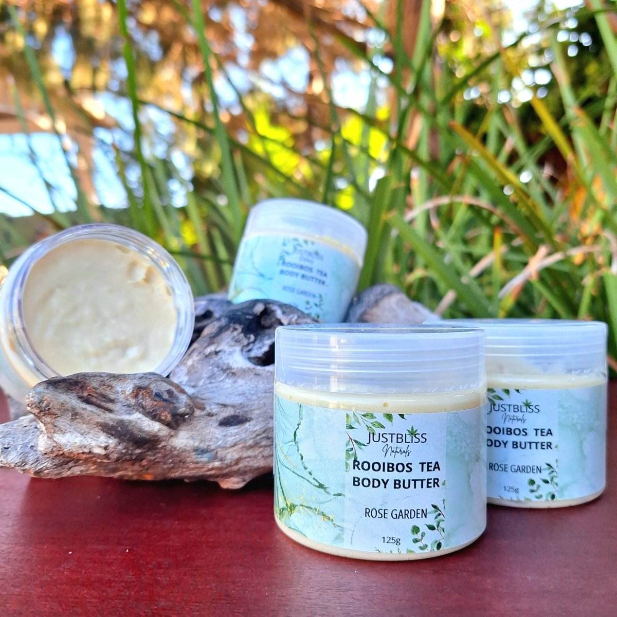 COMBO BODY WASH & BODY BUTTER: Rose Garden with essential oils and Rooibos Body Butter in nature.