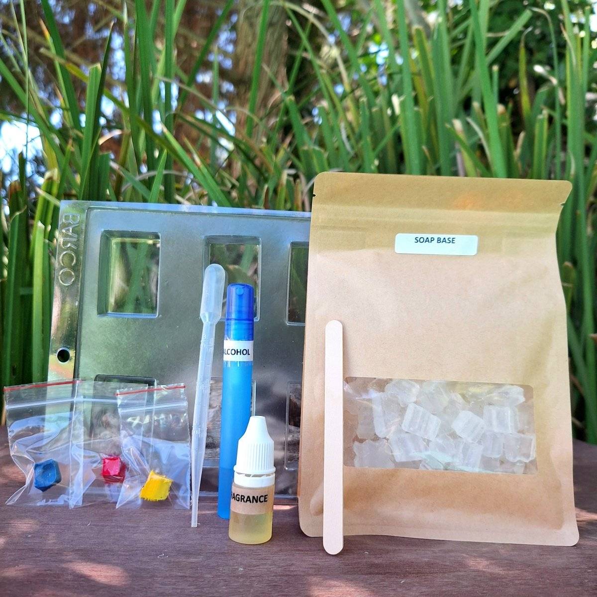 GIFT BOX: DIY Soap Making Kit - JUSTBLiSS Naturals