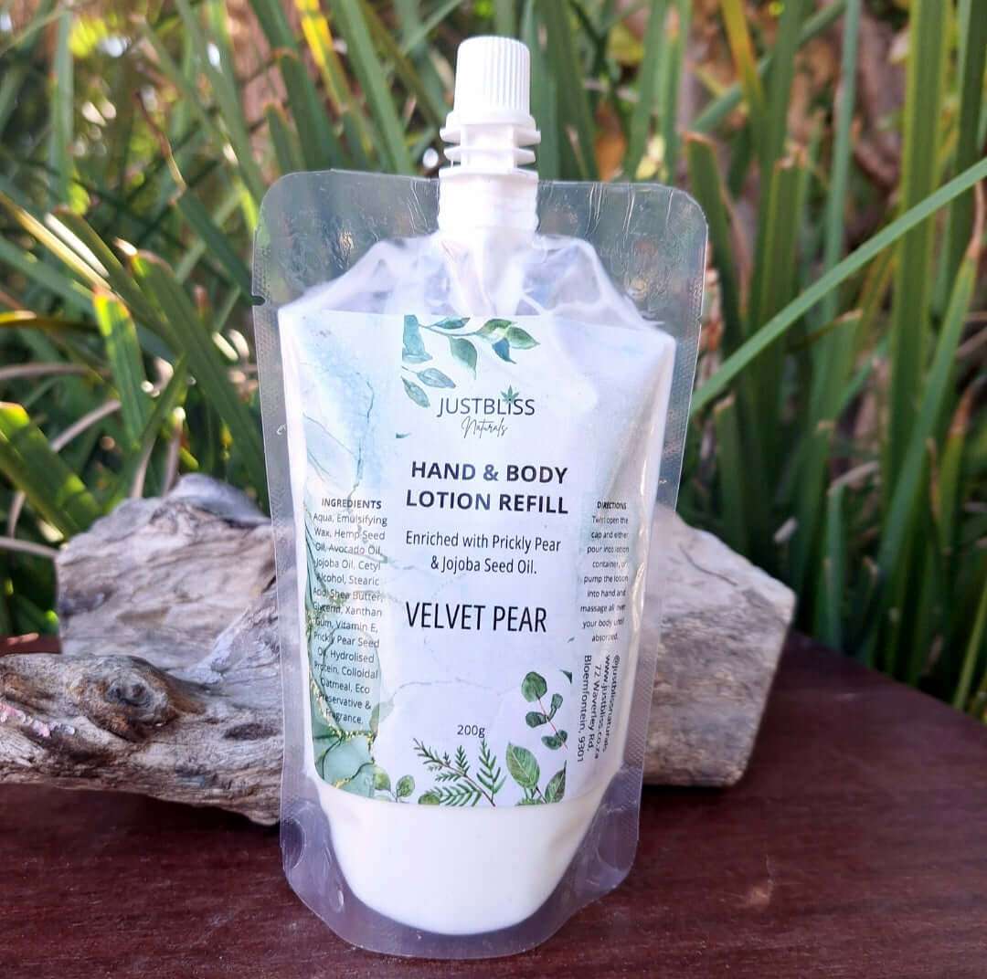 Lotion refill pouch (200g) with natural plant oils for silky smooth skin.